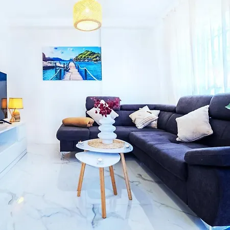 Appartamento Casa Mario, La Zenia Boulevard Area,fantastic 2 Bedrooms, 2 Bathrooms House With Communal Swimming Pool And Barbecue Orihuela