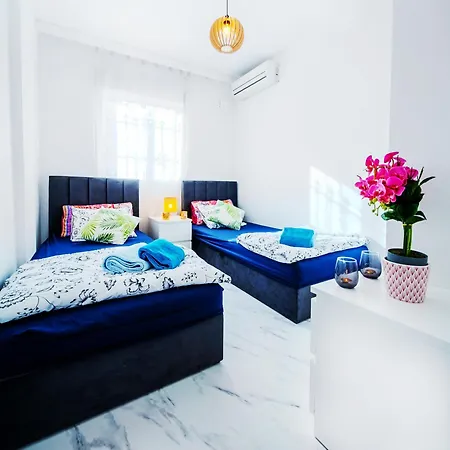 Appartamento Casa Mario, La Zenia Boulevard Area,fantastic 2 Bedrooms, 2 Bathrooms House With Communal Swimming Pool And Barbecue *
