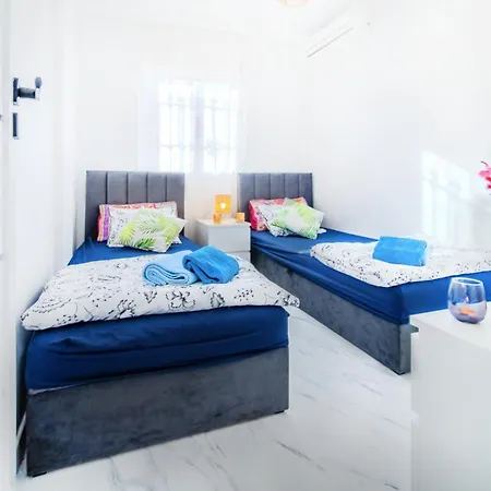Casa Mario, La Zenia Boulevard Area,fantastic 2 Bedrooms, 2 Bathrooms House With Communal Swimming Pool And Barbecue