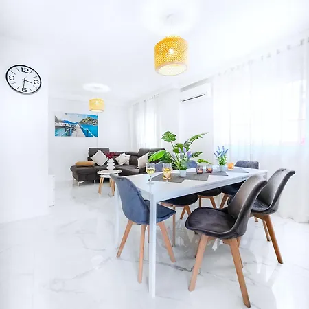 Casa Mario, La Zenia Boulevard Area,fantastic 2 Bedrooms, 2 Bathrooms House With Communal Swimming Pool And Barbecue * Orihuela